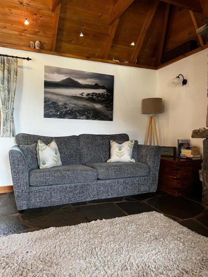 Tigh Phadraig At Marys Thatched Cottages Elgol Bagian luar foto