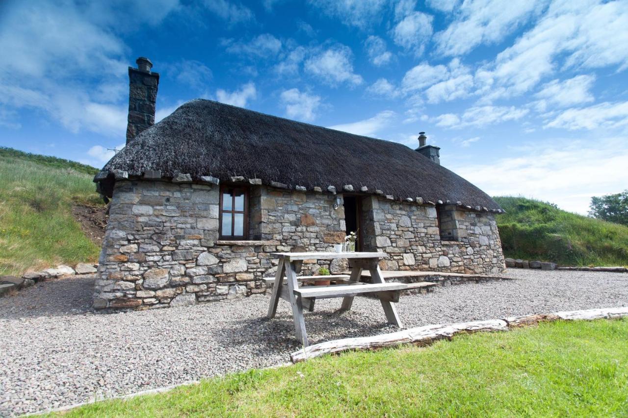 Tigh Phadraig At Marys Thatched Cottages Elgol Bagian luar foto